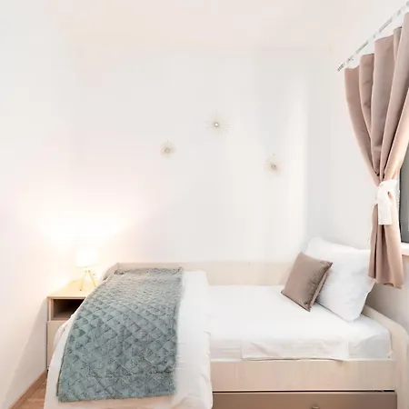 Appartamento & Fisherman's Luck - Two-bedroom With Terrace And Sea View Vela Luka