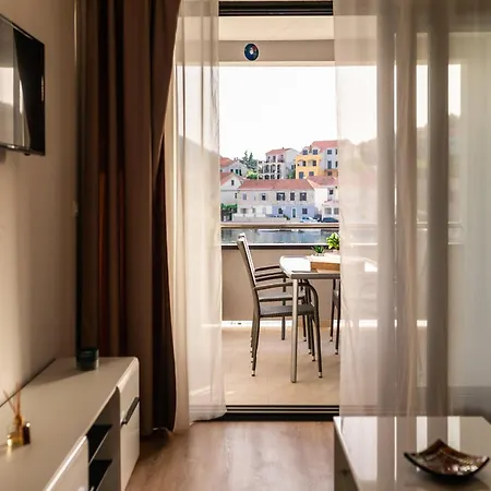 & Fisherman's Luck - Two-bedroom With Terrace And Sea View * Vela Luka