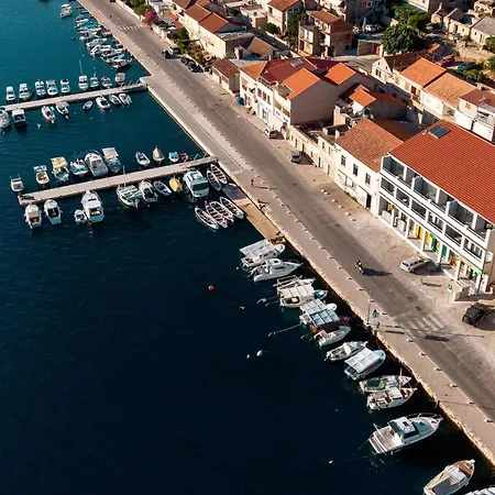 Appartamento & Fisherman's Luck - Two-bedroom With Terrace And Sea View