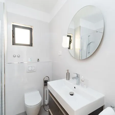 Appartamento & Fisherman's Luck - Two-bedroom With Terrace And Sea View *
